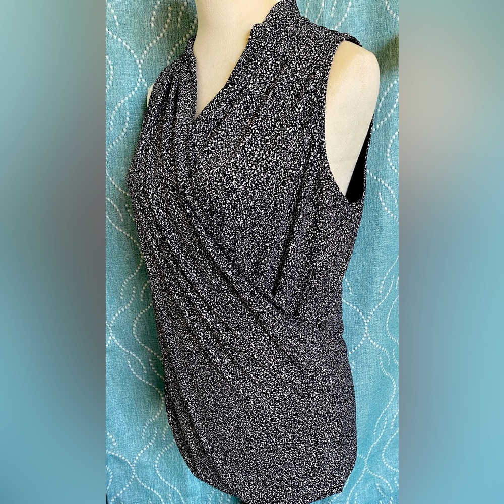 White House Black Market Wrap Sleeveless Cross Layer Thick Top